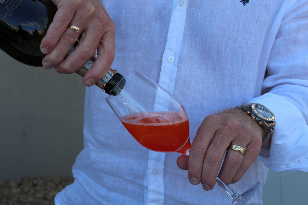 …wie z.B. Aperol Spritz wird auf die tolle Zusammenarbeit angestoßen.