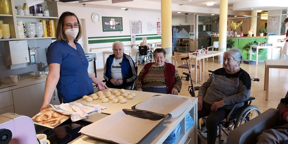 BewohnerInnen backen