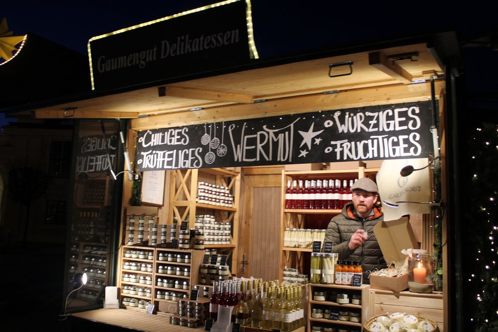 Am Christkindlmarkt Schönbrunn
