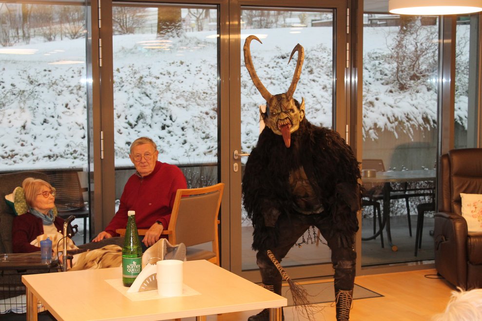 Adventmarkt & Krampuslauf mit Mantus Pass (21.11.25)