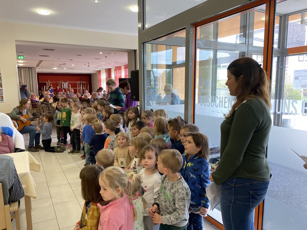 Die Kindergartenkinder ernten für ihren Auftritt großen Applaus.