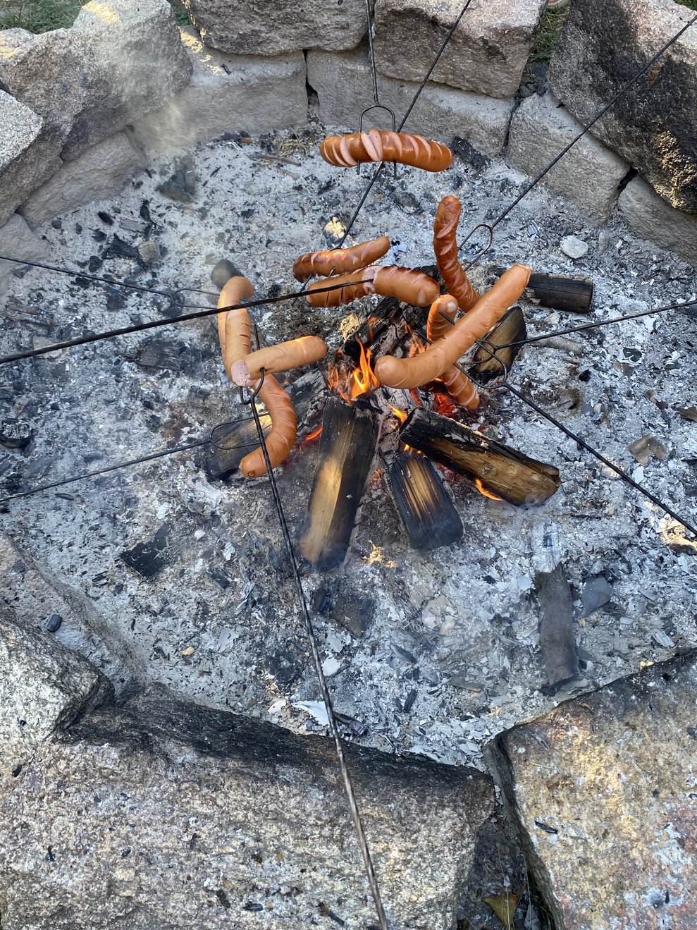 Würstchen Grillen.