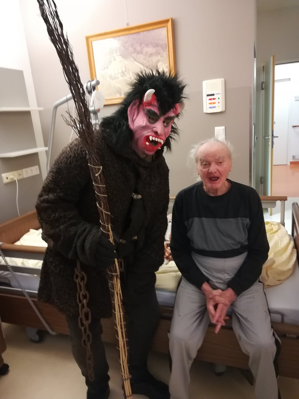 Währenddessen ist der Krampus natürlich ebenfalls voll im Einsatz.
