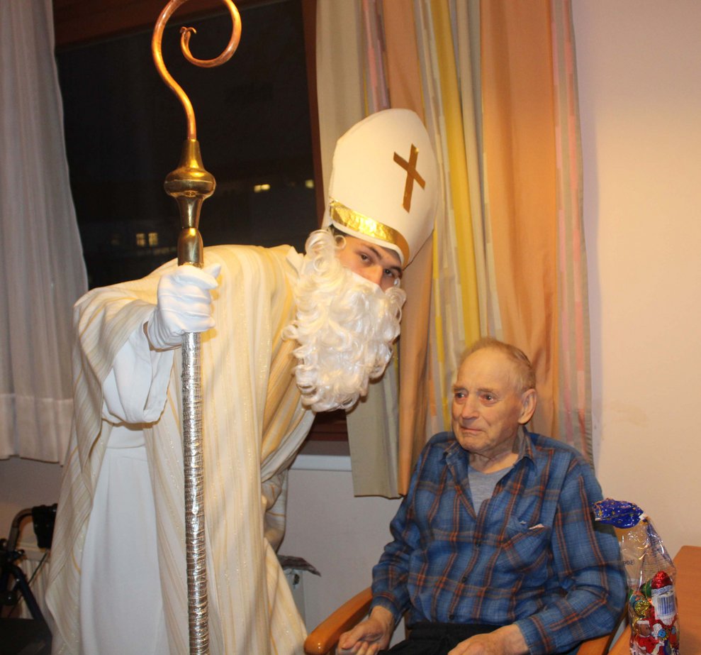 Nikolaus besucht Bewohner