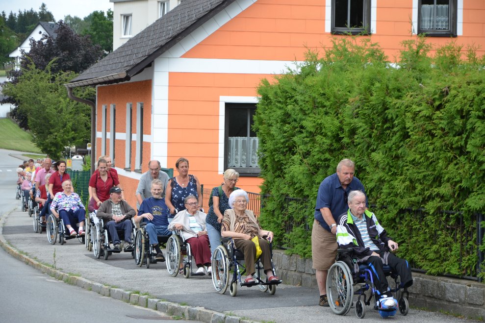 ...und Mitarbeitern machten wir uns...