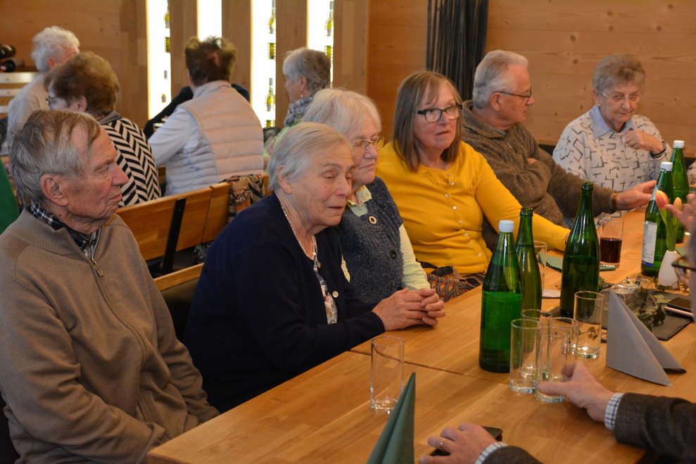 Ehrenamtlich Tätigen beim Heurigen.