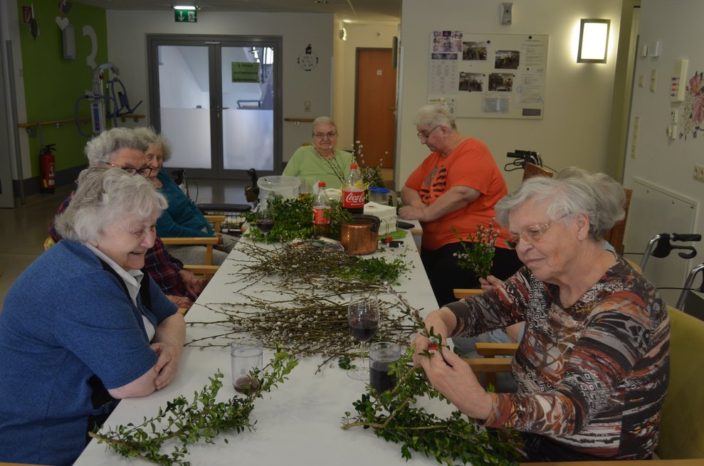 Bewohner im Speisesaal