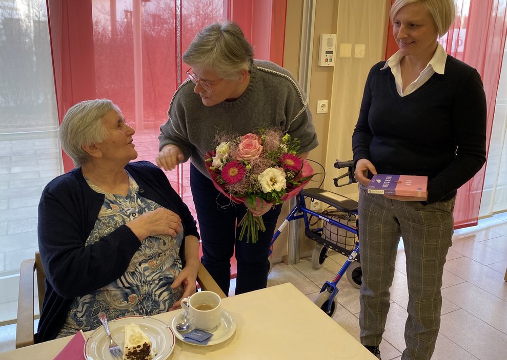 Frau Sprinzl freute sich über die Glückwünsche zu ihrem 85. Geburtstag...