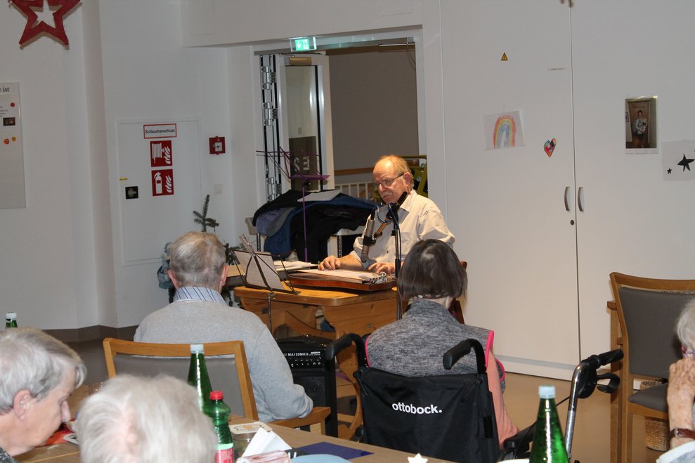 Advent Nachmittag mit Zitherspieler Franz Köck (2025)