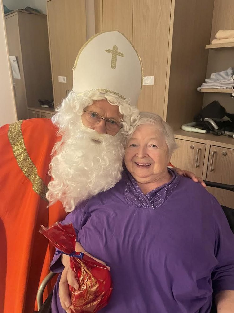 Foto von Nikolaus und Bewohnerin
