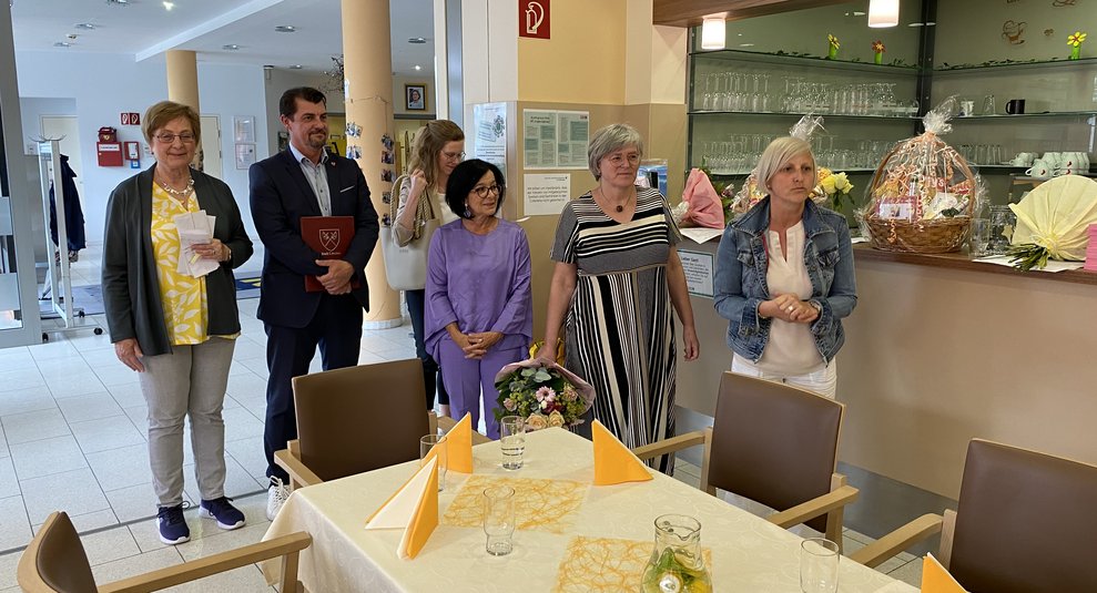 Viele GratulatInnen haben sich zur Geburtstagsfeier eingefunden.