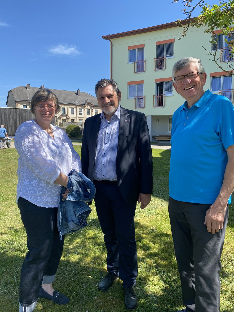Pflegedirektorin Andrea Wingelhofer, Bürgermeister Peter Müller und Herbert Höfenstock