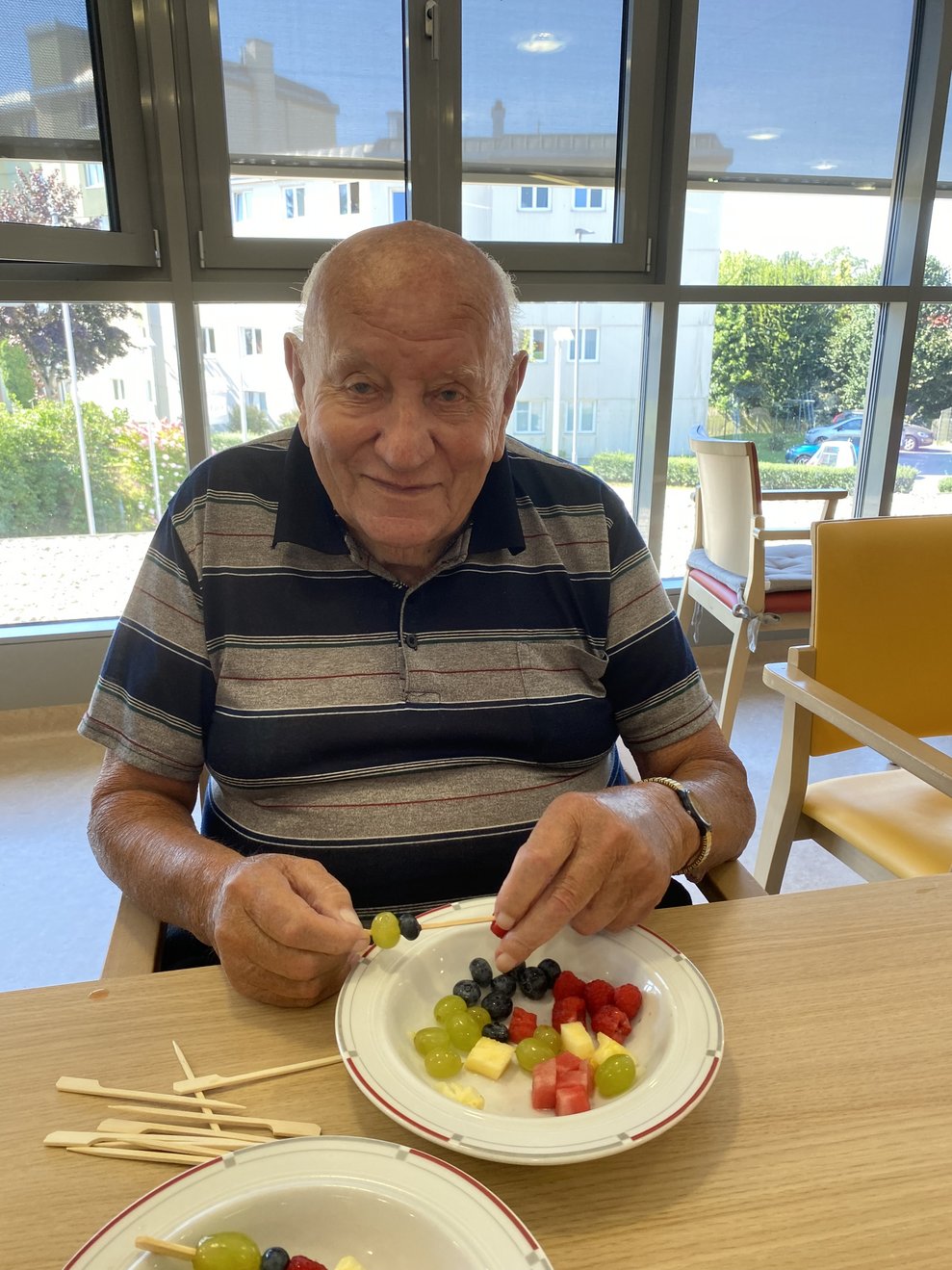 ...kleine Obstspiese gesteckt.