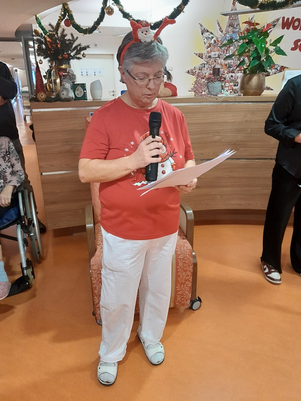 DGKP Martha Zachs führt durch das heutige Programm.
