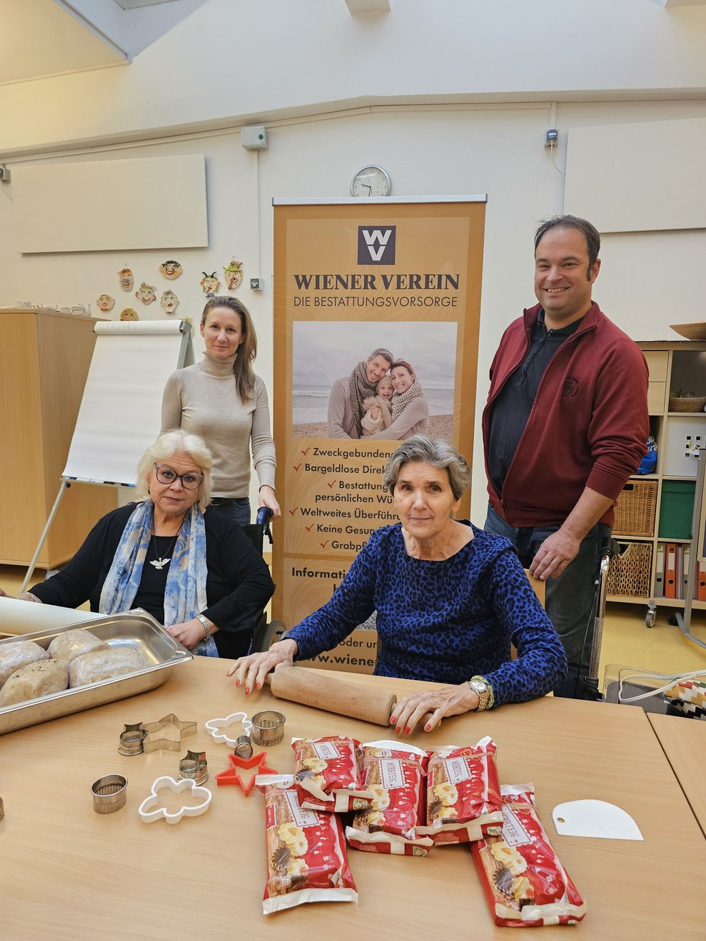 Der Wiener Verein Die Bestattungsvorsorge kümmerte sich um die Hälfte des Teiges und half ehrenamtlich beim Backen mit.
