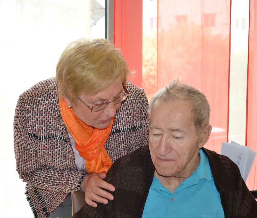 Herr Mader nahm die Glückwünsche zum 85iger entgegen.