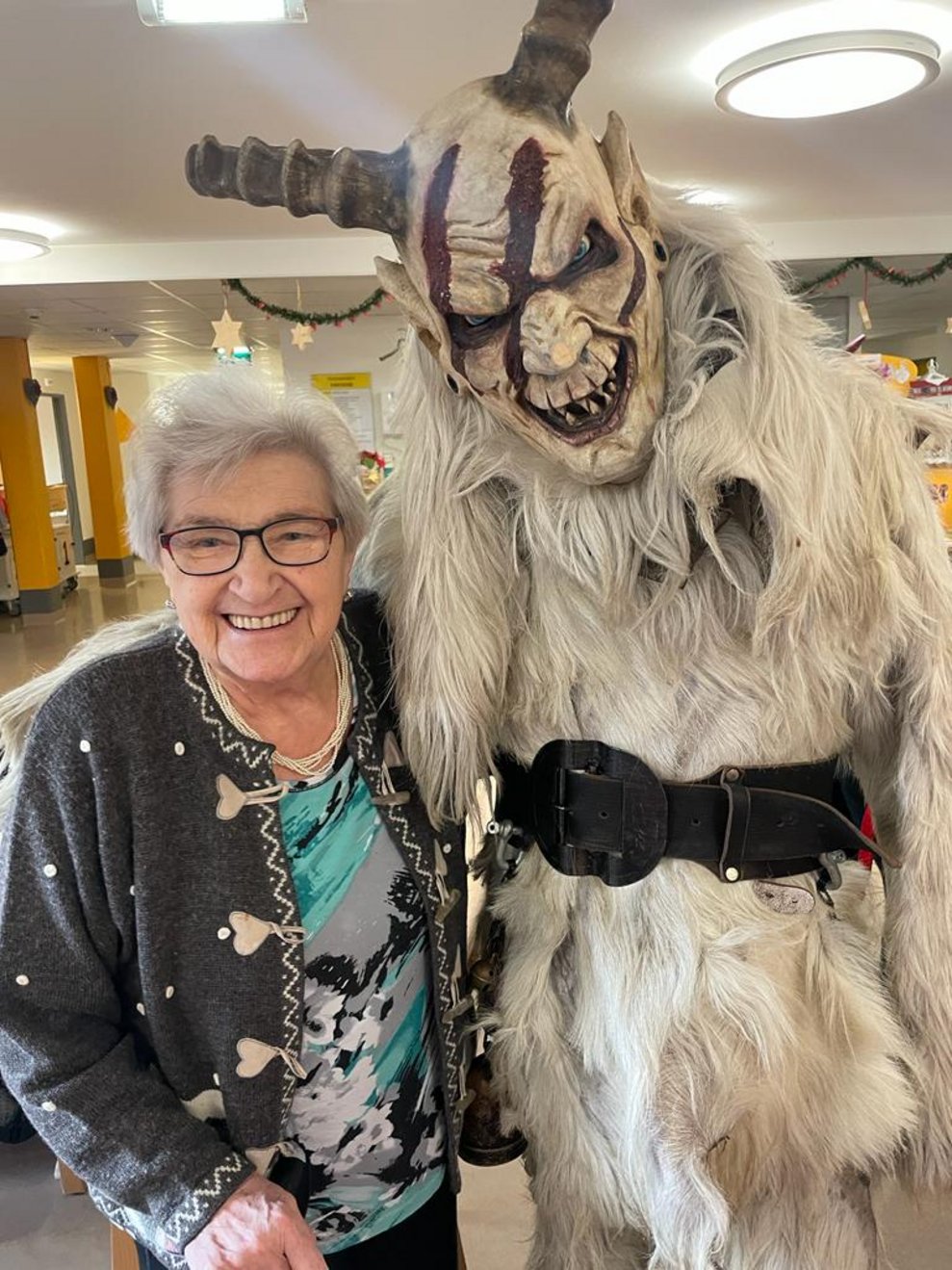 Bewohnerin mit Krampus