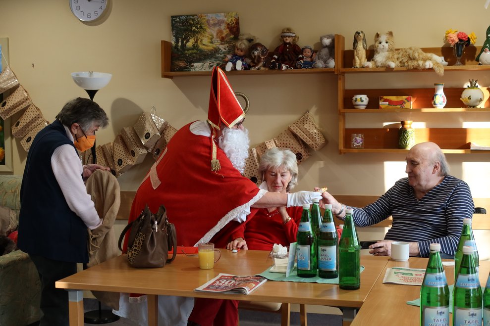 Geschenke verteilen