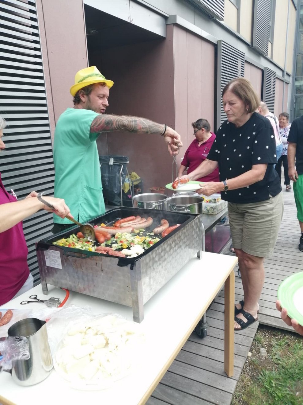 Das Buffet ist eröffnet.
