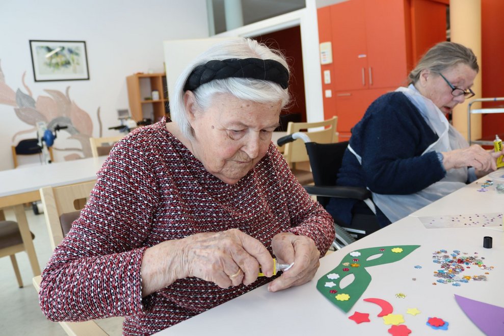 Kunterbunte Faschingsdeko