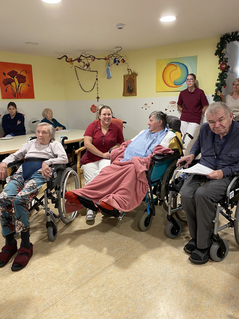 vorweihnachtliche Stimmung beim Besuch vom Krampus und Nikolaus