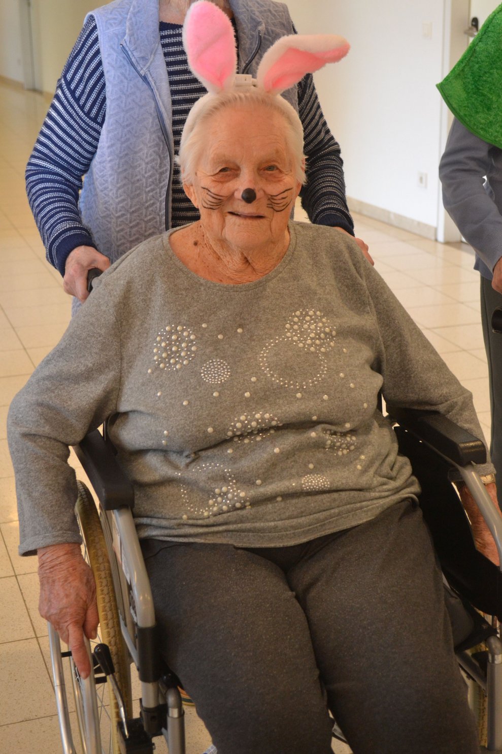 Verkleidete Person
