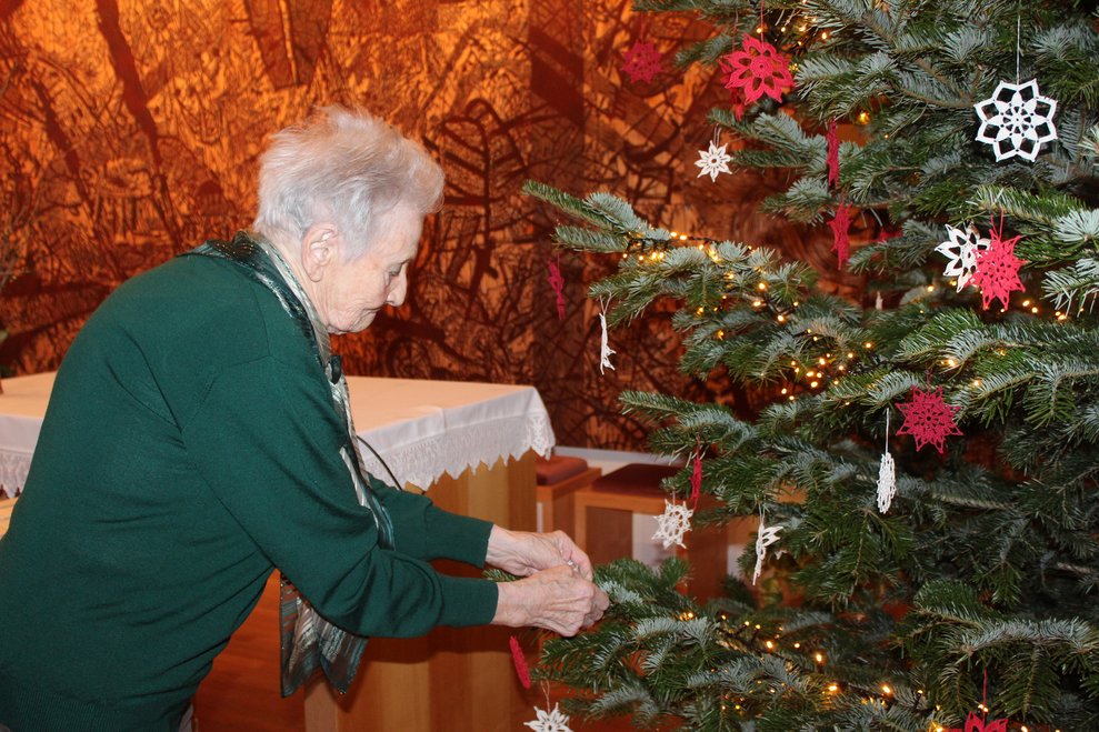 Christbäume schmücken