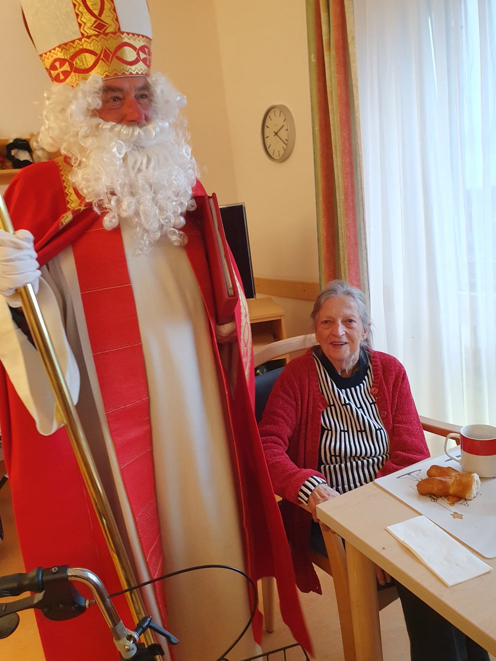 BewohnerIn mit Nikolo