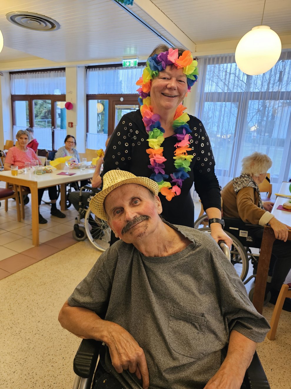 Besucher der Bewohnerinnen und Bewohner sind immer wieder gern gesehene Gäste bei Veranstaltungen.