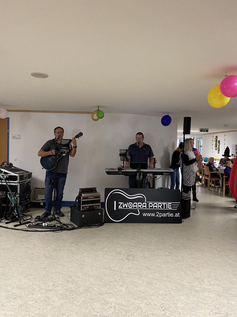 Live Musik von der Zwoara Partie
