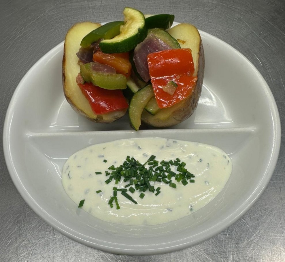 Ofenkartoffel mit Knoblauchsauce