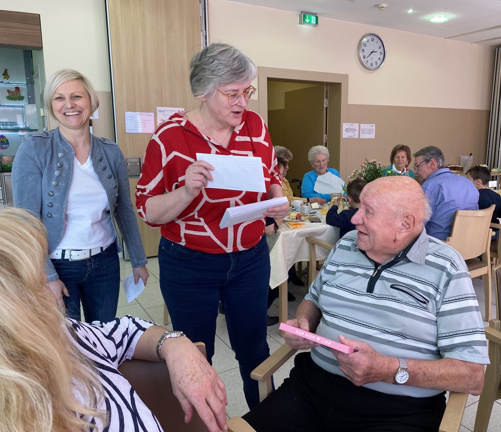 Herr Jungherr freute sich über die Glückwünsche zu seinem 84. Geburtstag.