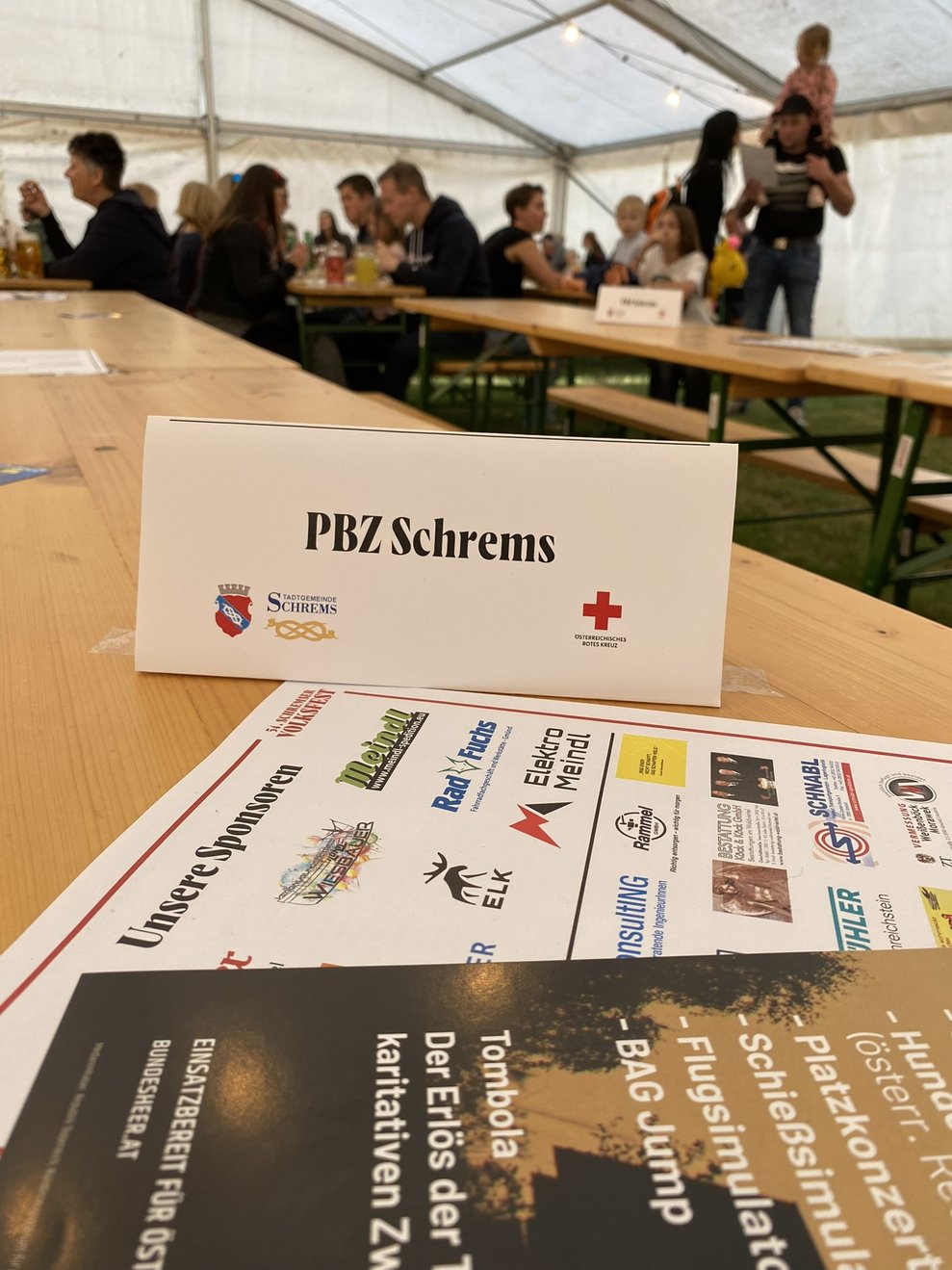 die Tische sind bereits reserviert