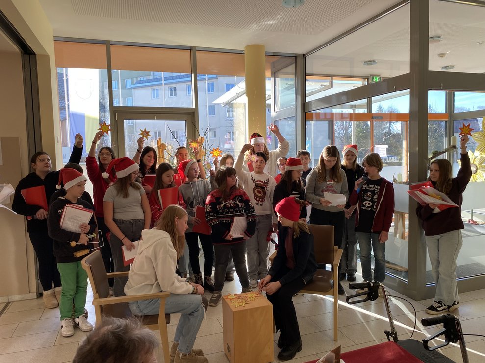 Auch eine Weihnachtsgeschichte wird gespielt.