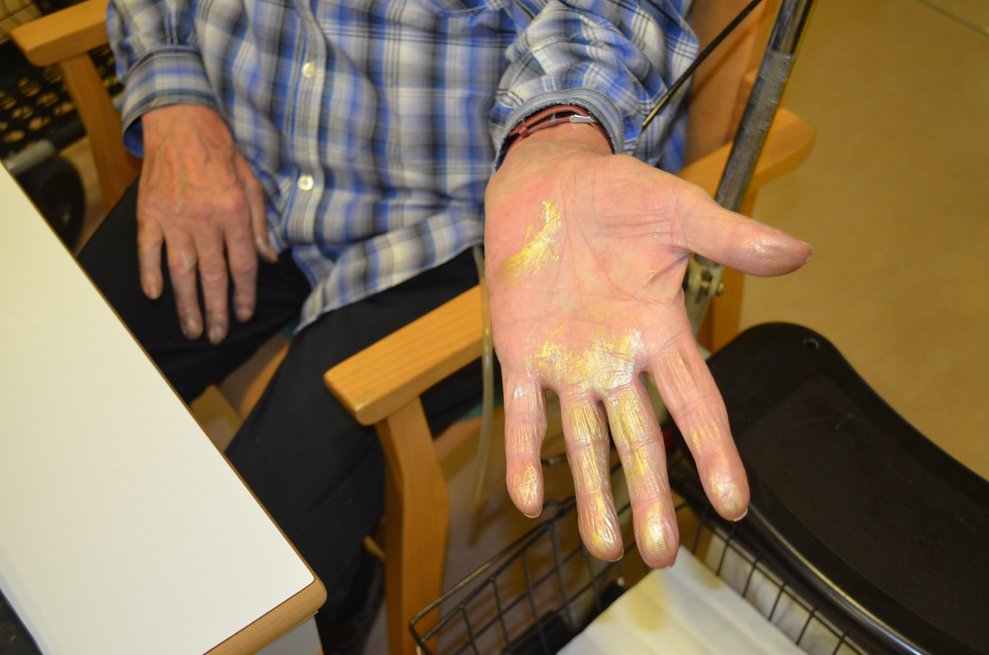 Hand mit Gold! 