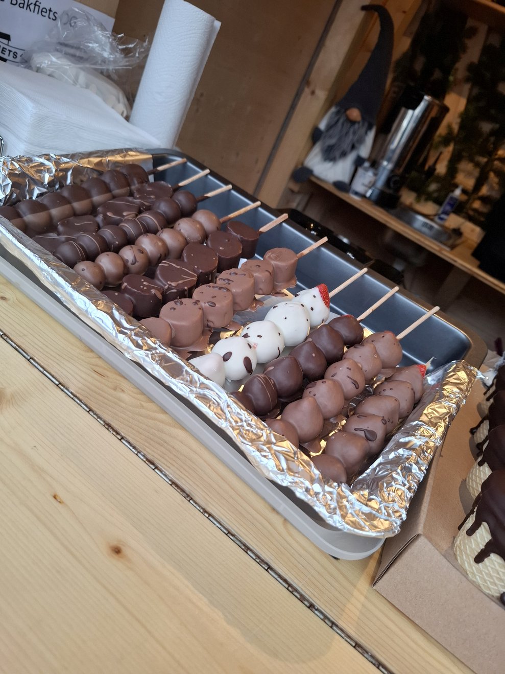 Für alle Naschkatzen gab es Erdbeeren und Bananen, verführerisch mit Schokolade überzogen – ein echter Genuss!