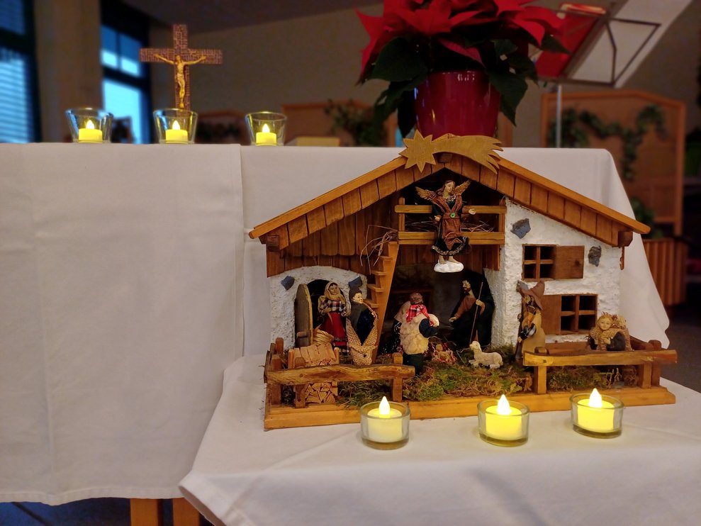 die Krippe beim Altar