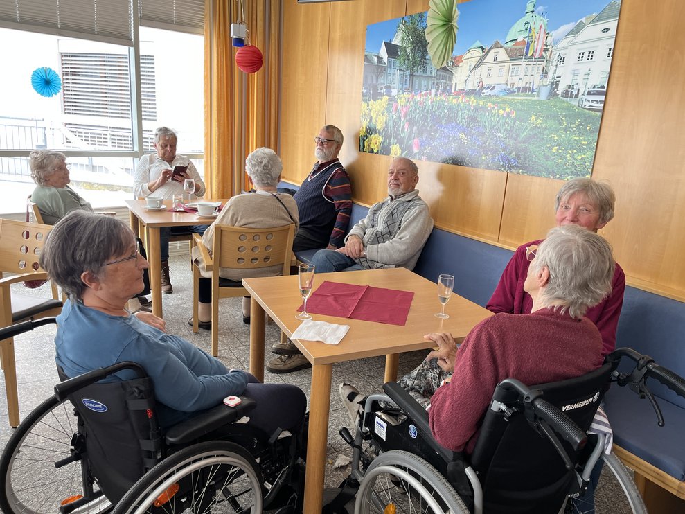 Rudi in der Cafeteria