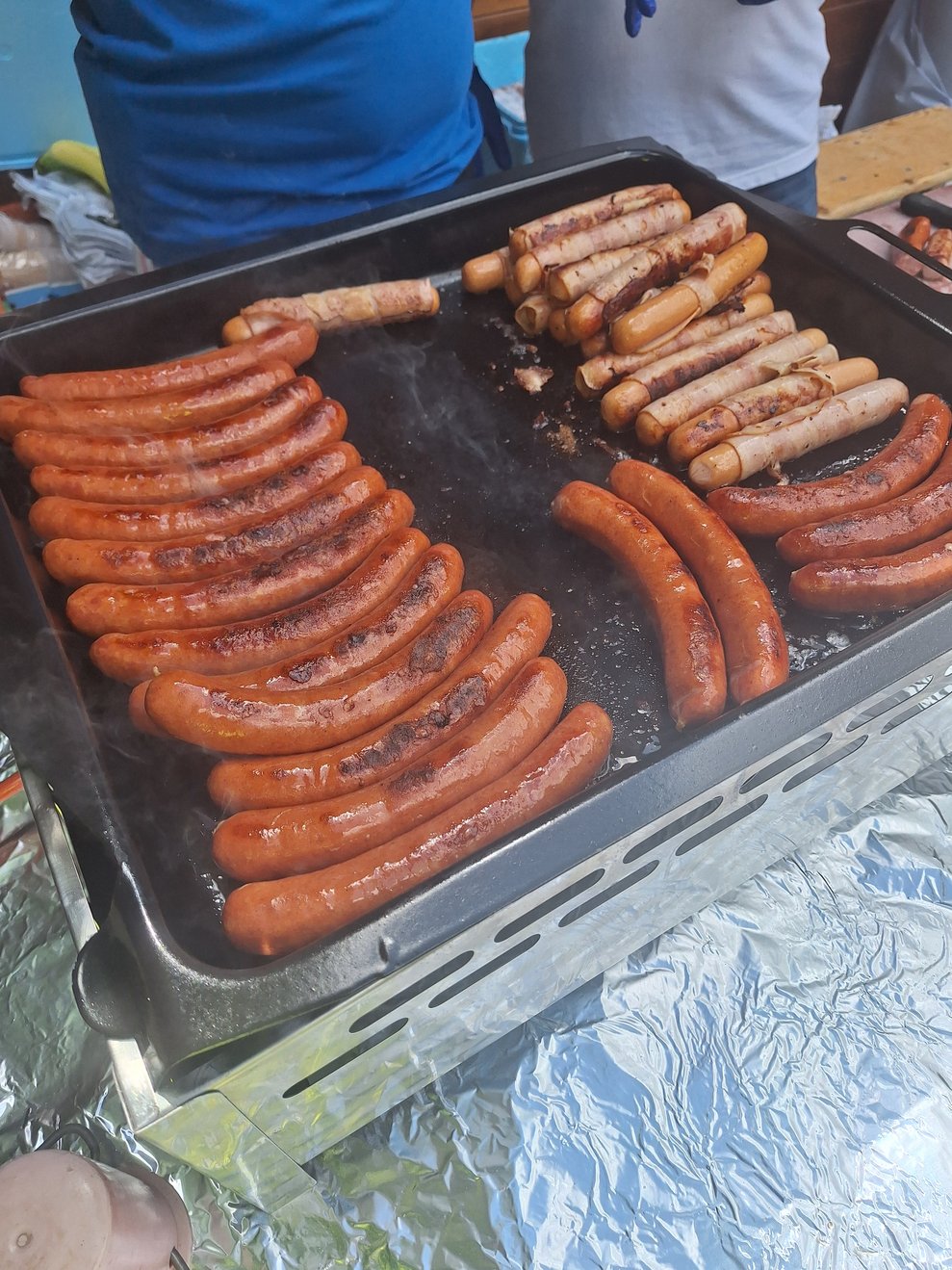 Der Duft von frischen Grillwürsten aller Art begleitet die Ausflügler auf den letzten Metern bis ins Ziel.