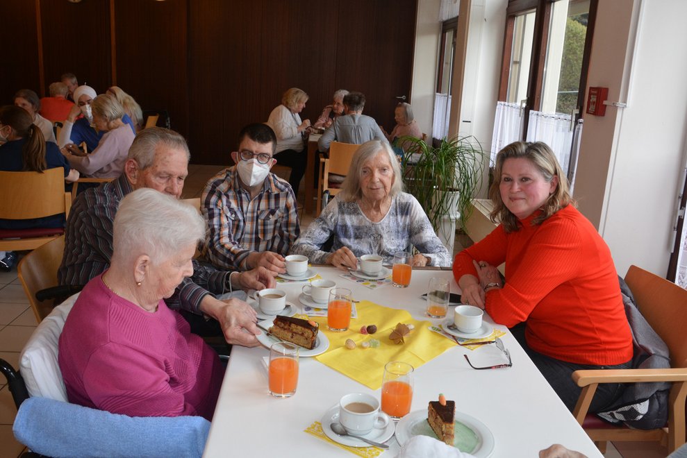 Kaffeehaus Ambiente bei der Osterjause.