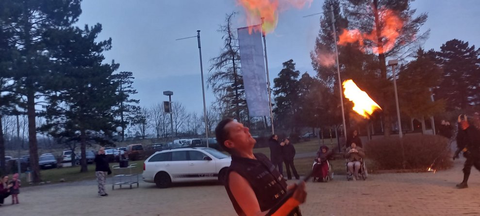 Ein Feuerspucker