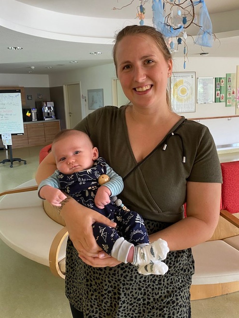 Ben mit seiner stolzen Mama Doris.