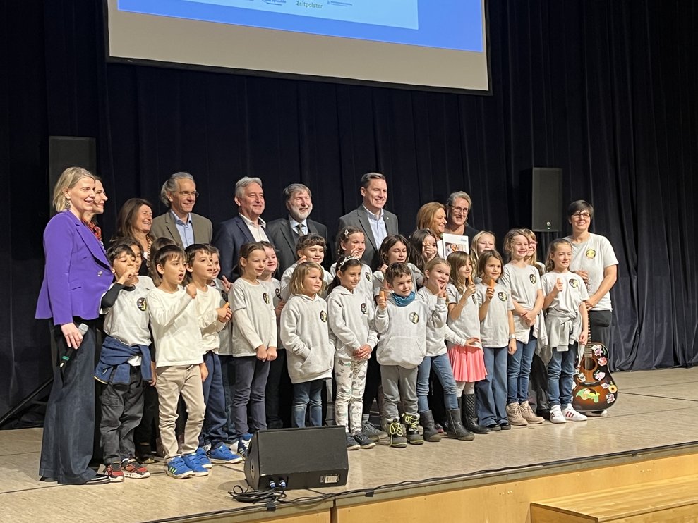 Eröffnung mit Volksschulkindern