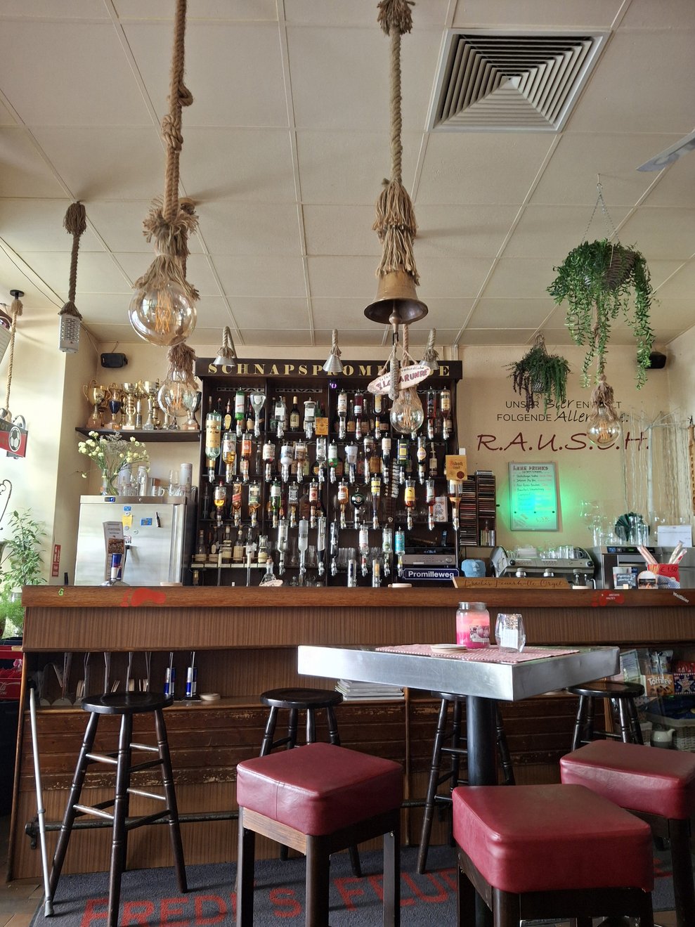 eine Bar in einem Kaffeehaus