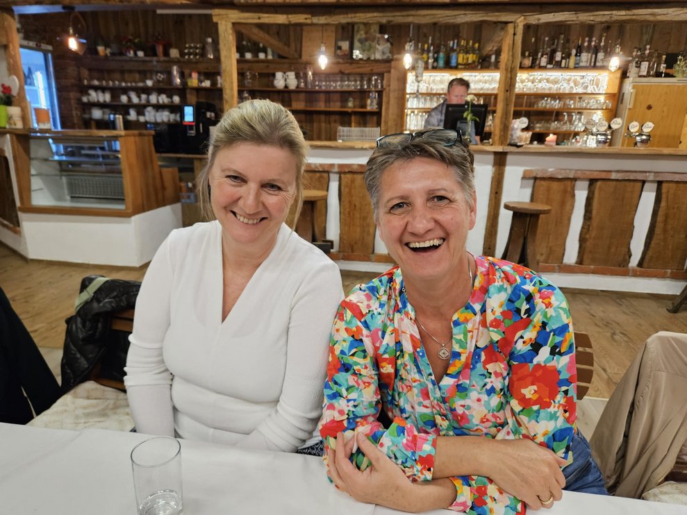 2 Frauen