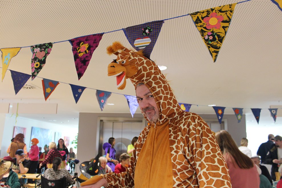 Eine Giraffe dürfen wir heute auch begrüßen.