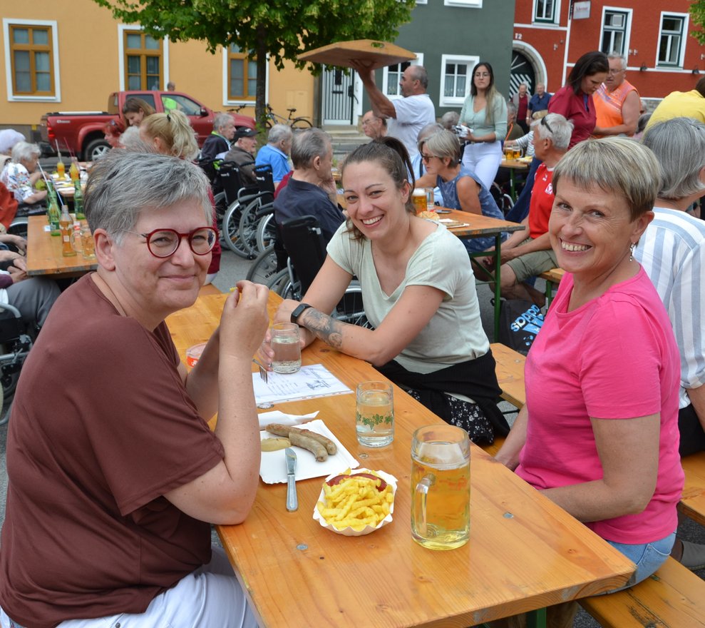 Auch unsere Führung genoss das schöne Fest.