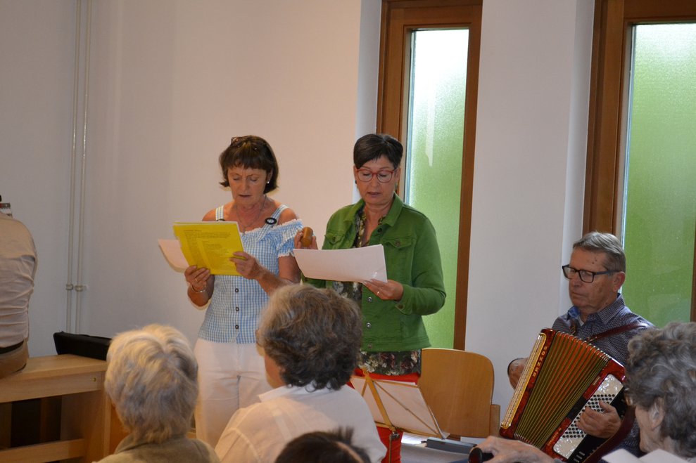 Frauen lesen