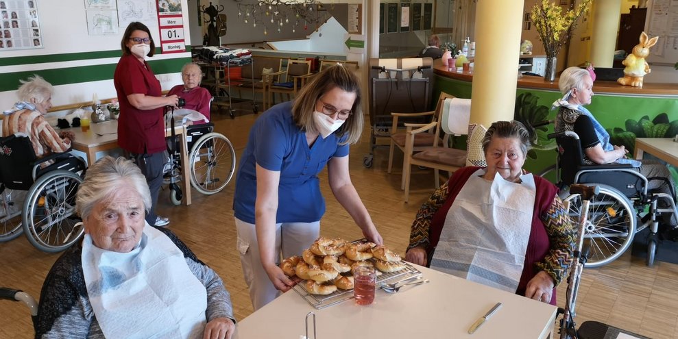 BewohnerInnen backen