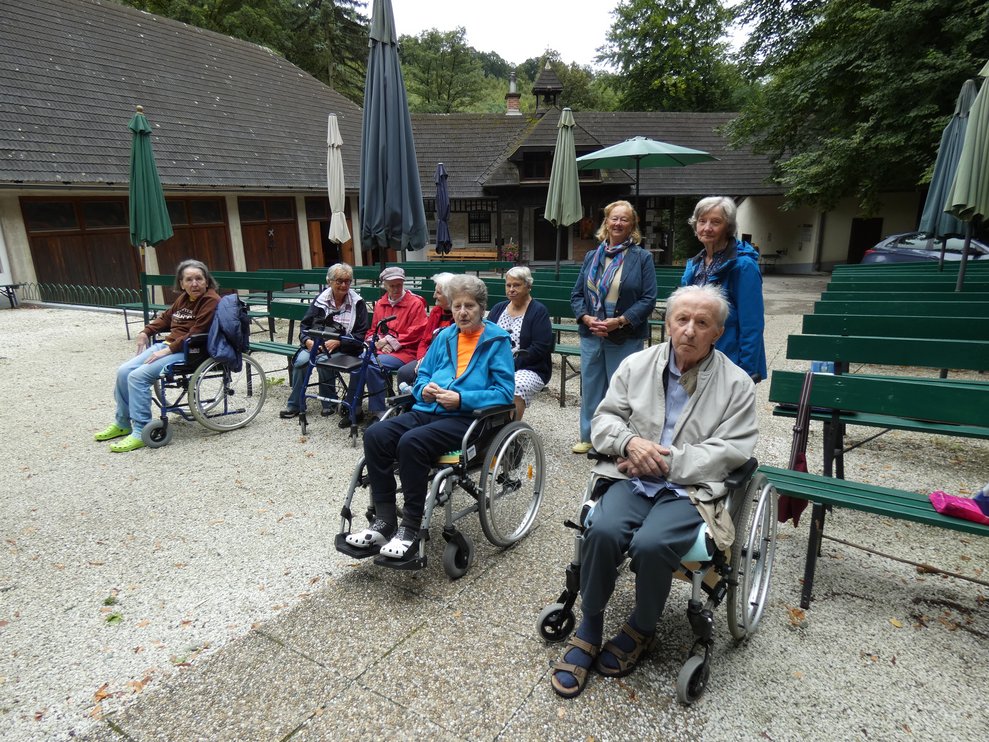 Bewohner in der Lourdesgrotte